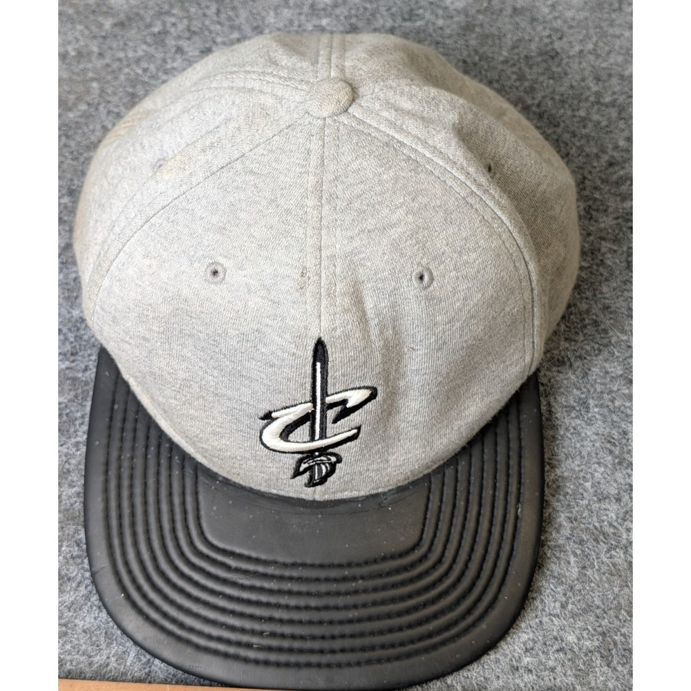 Mitchell & Ness NBA Cleveland Cavaliers Solid Adjustable Snapback Hat Cap Logo